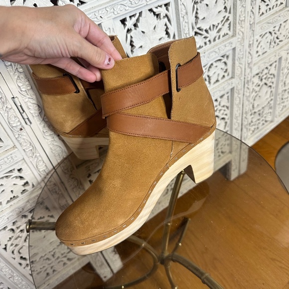Free People Bungalow Tan Suede Leather Wooden Blog Boots Sz 8 - Picture 2 of 13